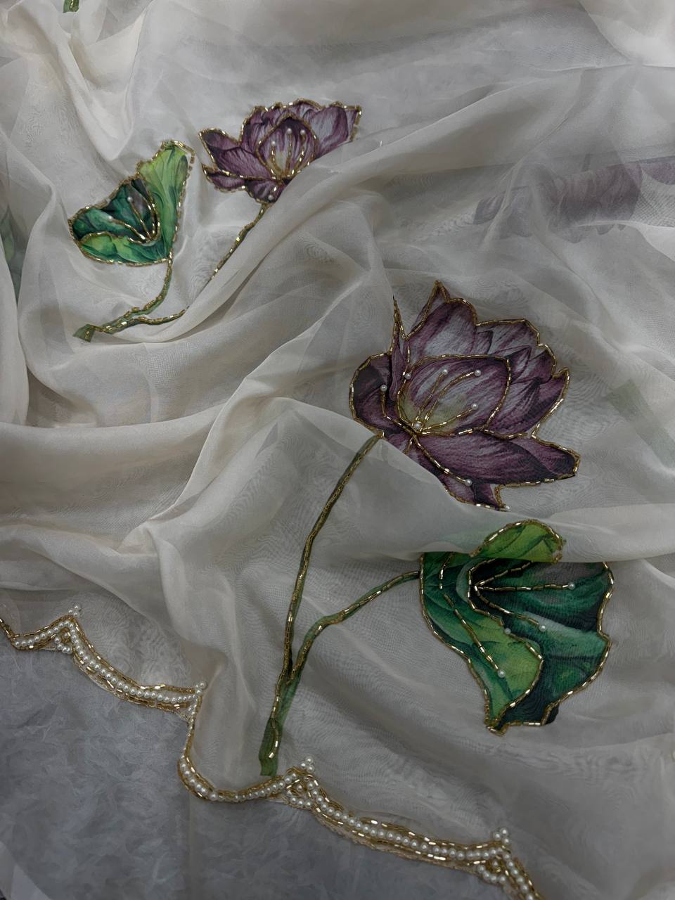 Women's Exquisite Lavender & White Organza Saree with Hand-Painted Lotus Floral Motifs & Gold Embellished Border – Complete with Matching Printed Blouse for Festive & Special Occasions - Image 8
